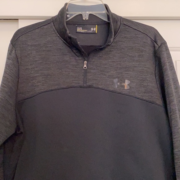 Under Armour Pullover Shirt - Picture 2 of 4